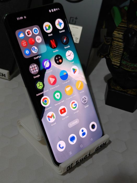 OnePlus 11 5G (Titan Black) 256GB cu 16+12 GB RAM  Perfect funcțional Ofertă