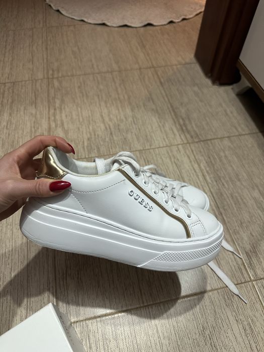 Дамски маратонки Guess