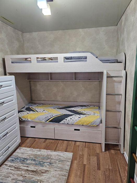 Двухъярусная кровать