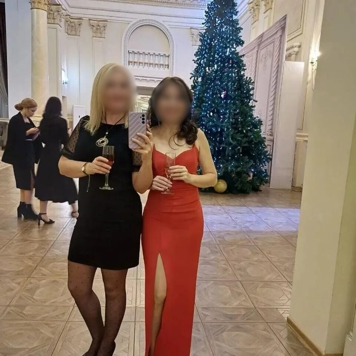 Продается красное платье