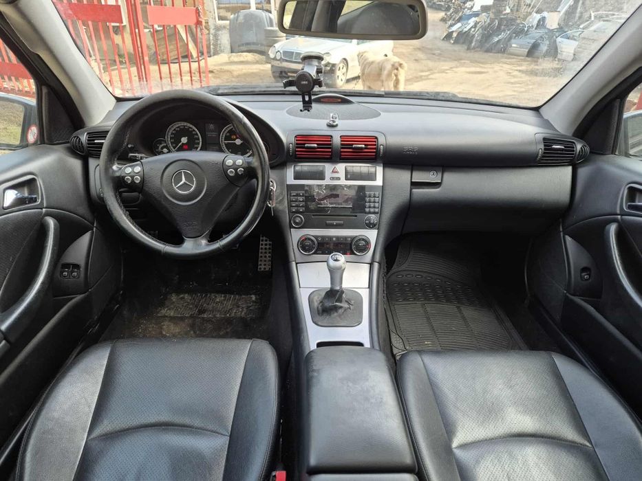 Mercedes W203 C230 204кс M272 AMG пакет ксенон ръчка НА ЧАСТИ!