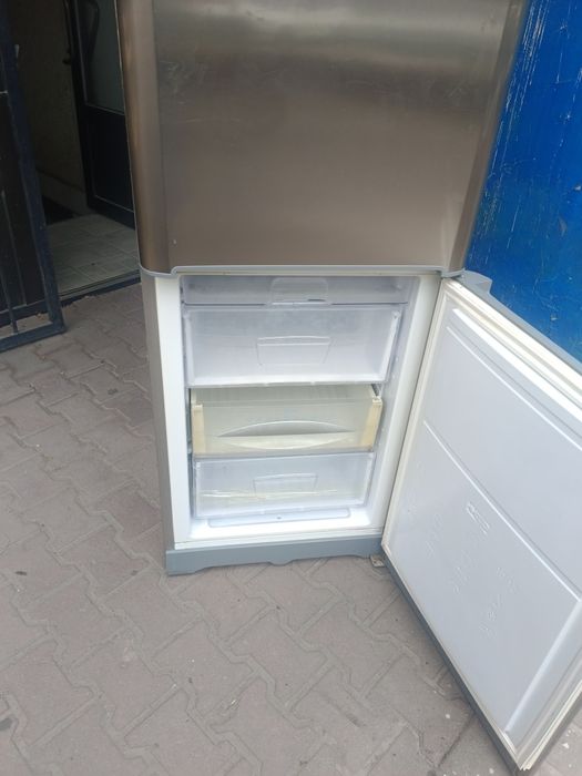 Холодильник Indesit