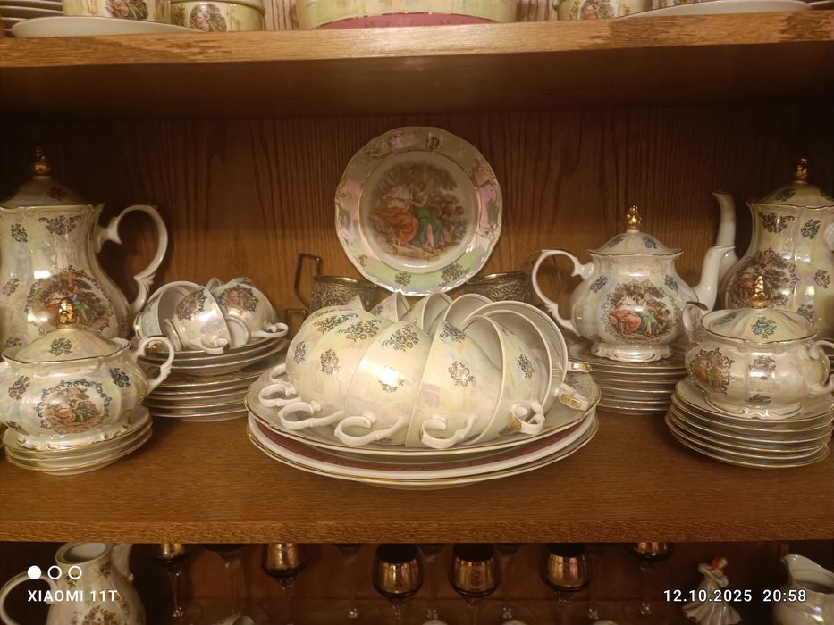 Сервиз 12 персон Мадонна 1980г