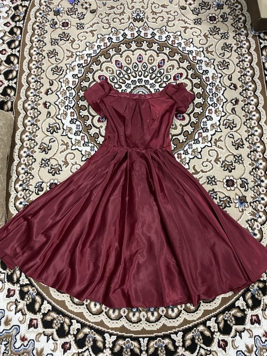 Платья вечерние не новые