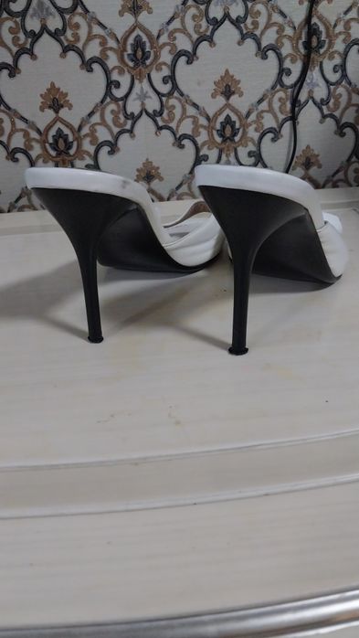 Продам туфли женские бу .