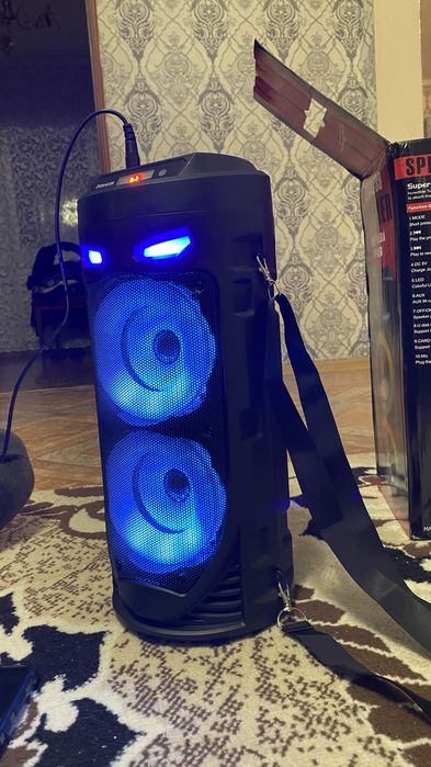 Продам новую колонку с микрофоном!!!