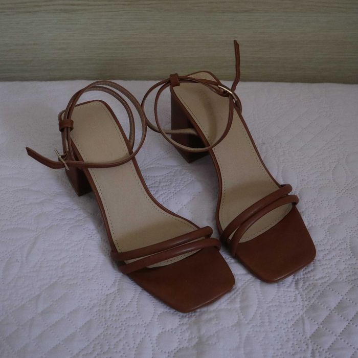 Летни сандали с широк ток и обувки с платформа