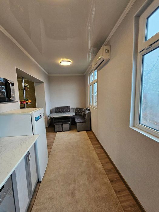 1в2/2/4 массив Феруза,ор-р Таксопарк,новый ремонт,35 м2,балкон 1.5*3