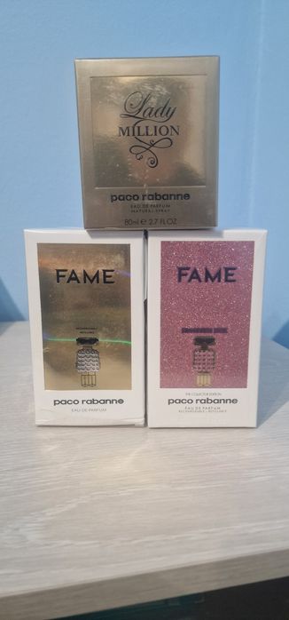 Vand parfumuri de femei