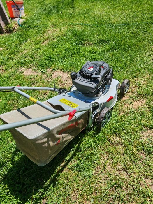 Mașina de tuns iarba/gazon Ikra 1040TL - impecabila