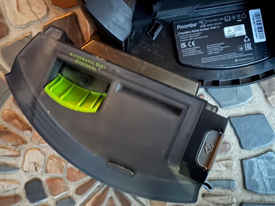 Aspirstor iRobot Roomba seria j7