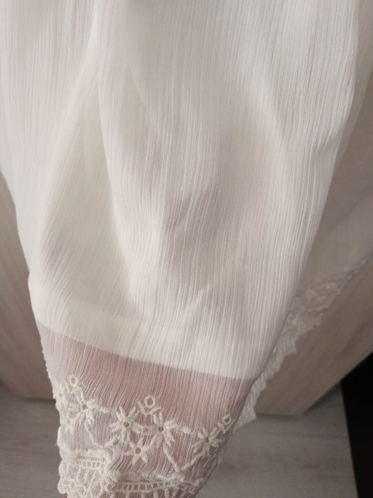 Бяла ефирна тюлена рокля