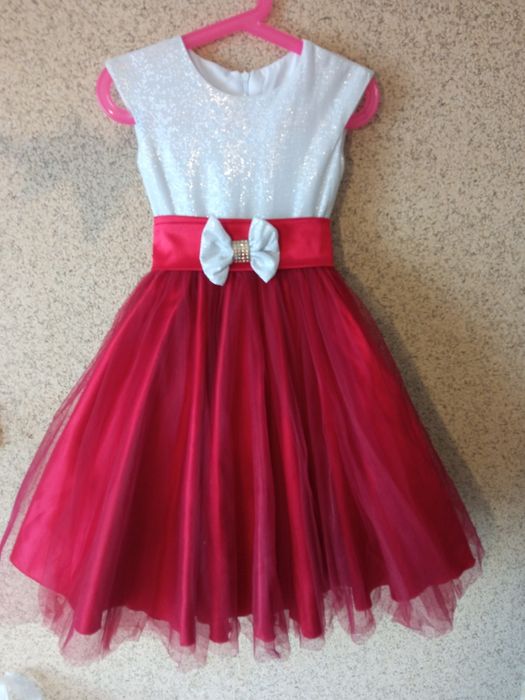 Нарядное платье для принцесы 3-4 лет