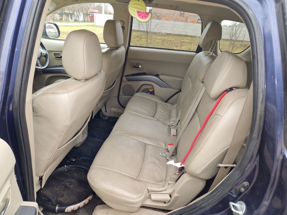 Dezmembrez Mitsubishi Outlander 2.2 156 cp 2007-2011