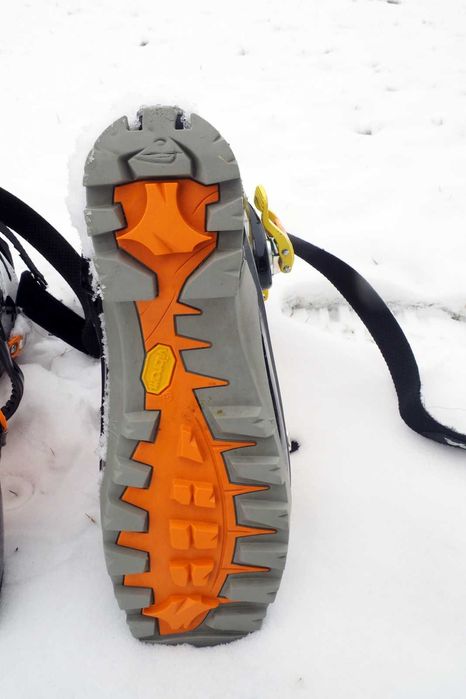 Clăpari tură Scarpa Vector mărimea 280/42