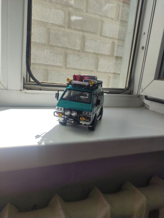 Mitsubishi delica машинка