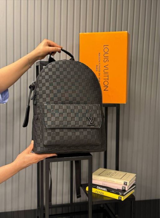 Ghiozdan Louis Vuitton nou !!! Dimensiuni 42/28 !!!