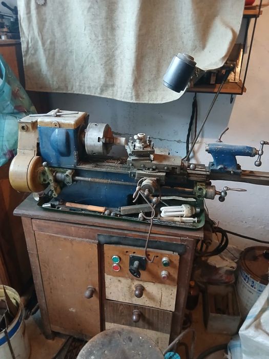 Vând ce se vede în poza