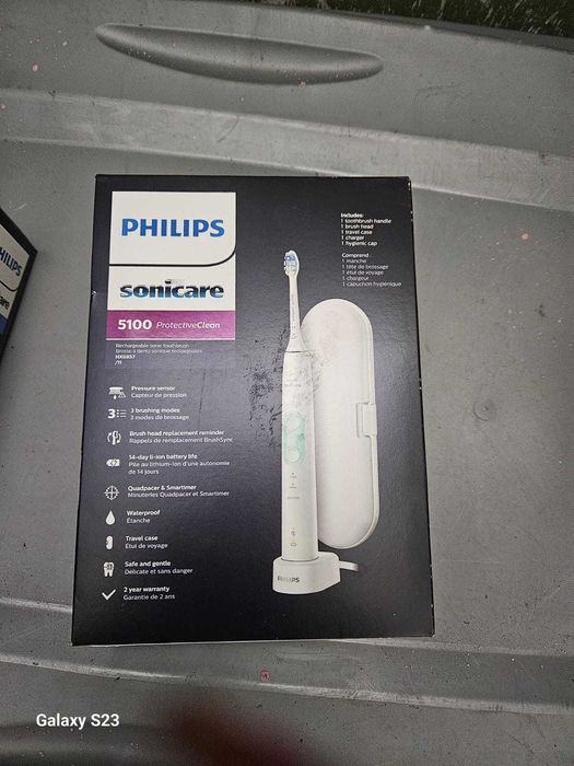 Електрическа четка за зъби Philips sonicare 5100