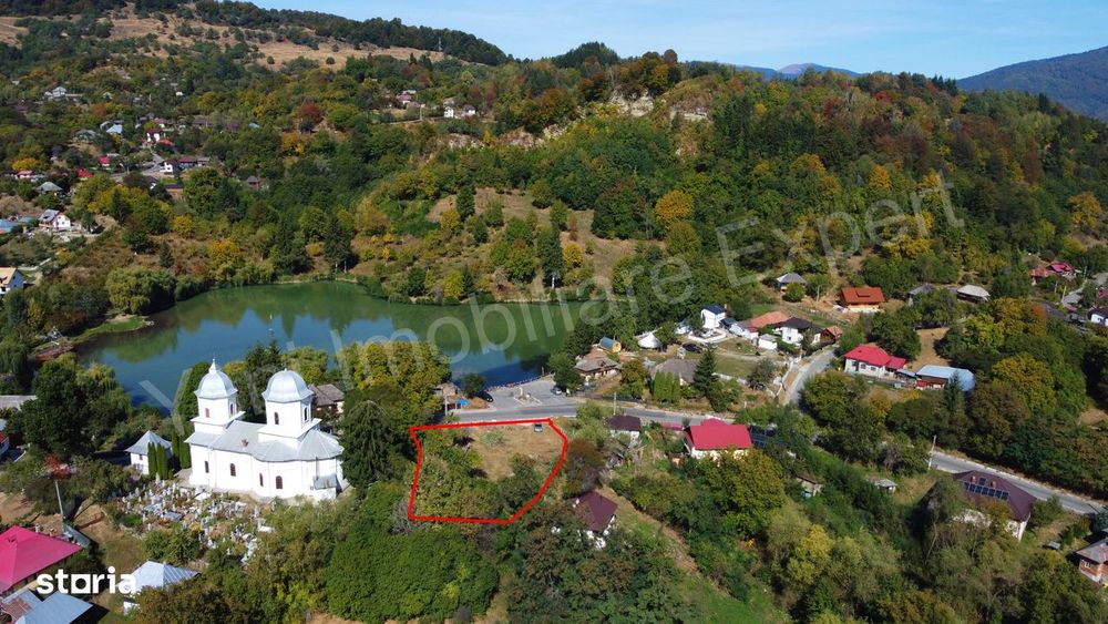Teren de vânzare în comuna Nucșoara, județ Argeș.