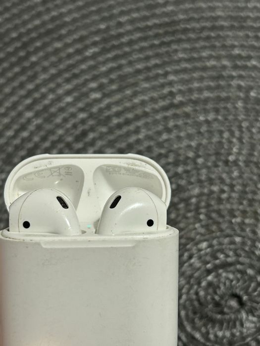 Vand Airpods Apple