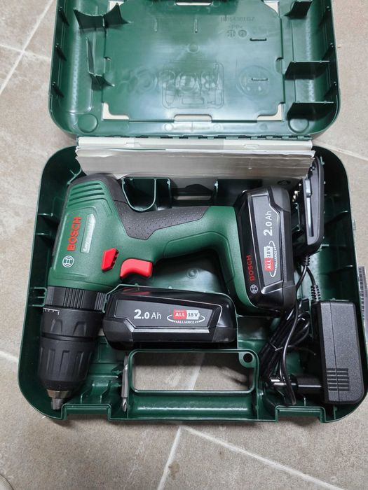 Bormasina si surubelnita Bosch pe acumulator Bosch EasyDrill