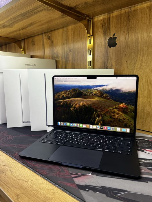 MacBook Air M2 8/256-8/512