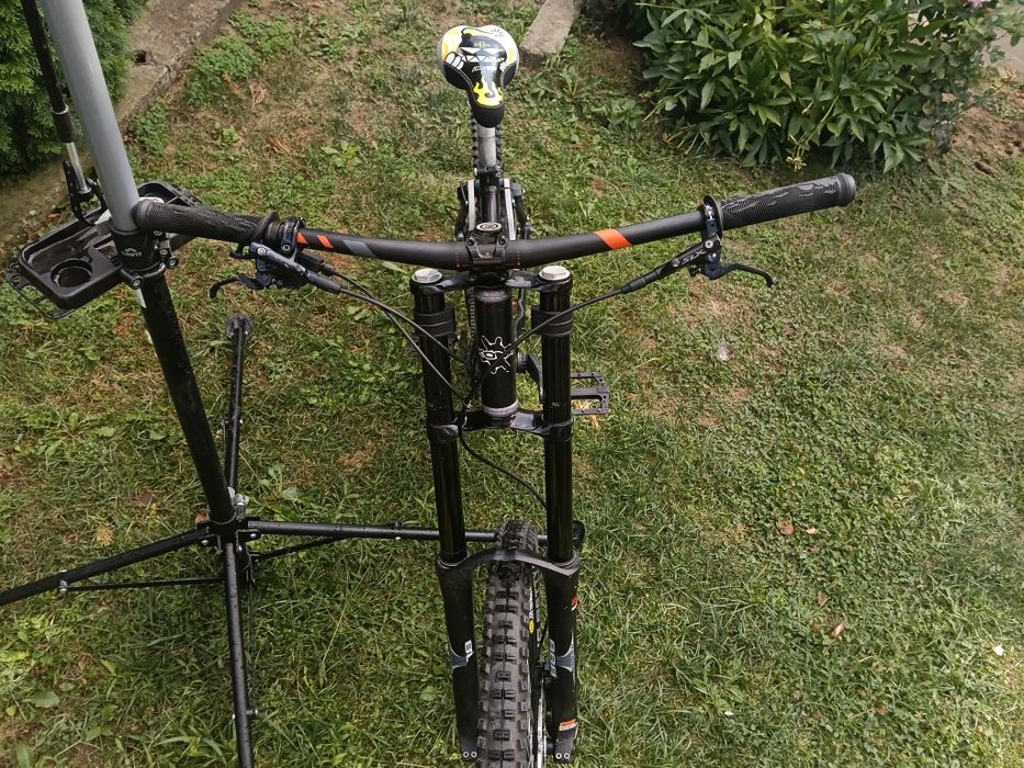 Bicicletă full suspension Kona Stinky - DH / Freeride