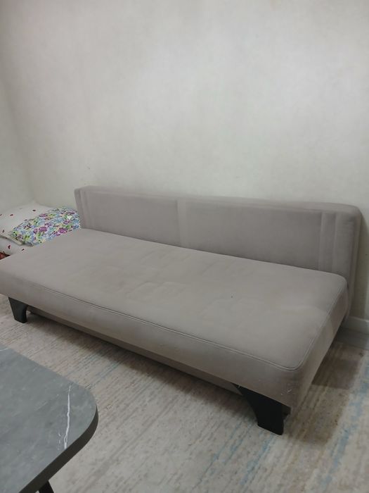 Срочно продаётся диван