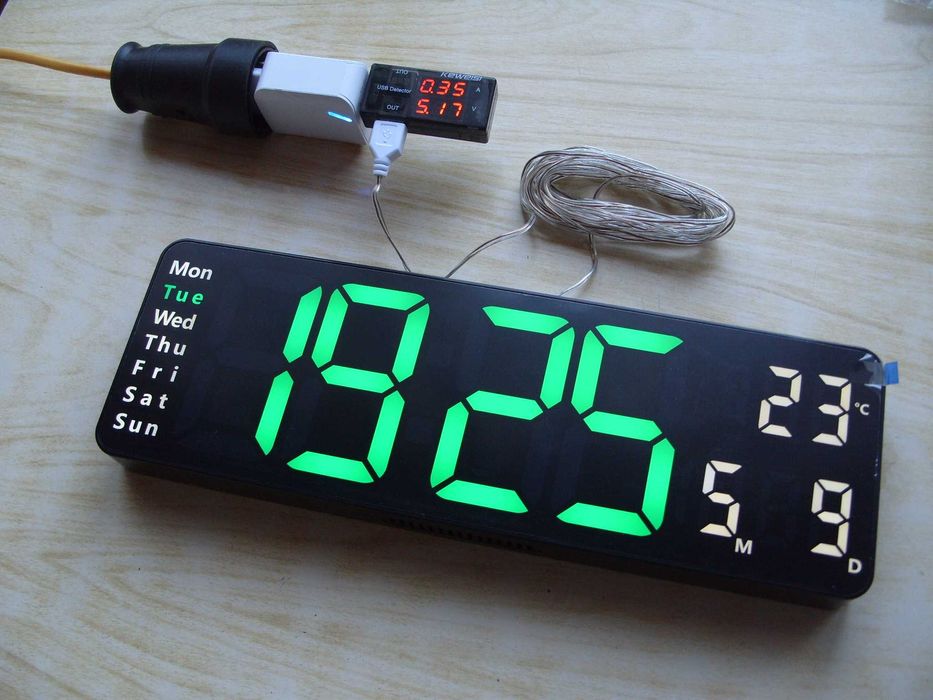 Голям електронен чаcoвниk DS-6629 с дистанционно управление