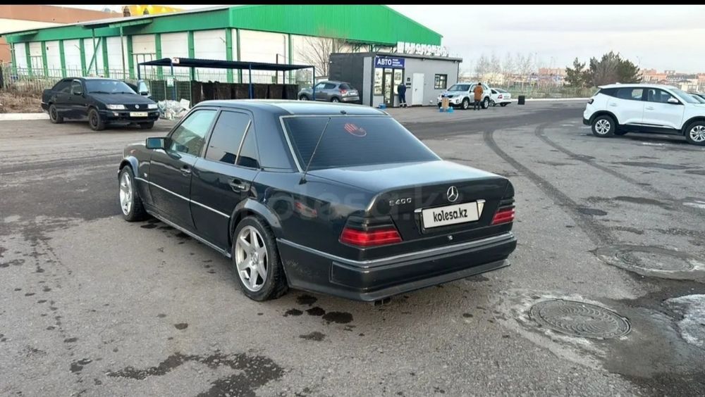 Мерседес 124 е280