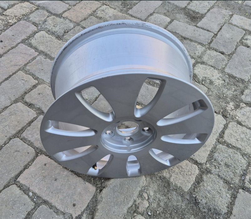 O jantă originală R16 Audi A4 B6 B7 seria 7Jx16H2 ET42 - 5x112