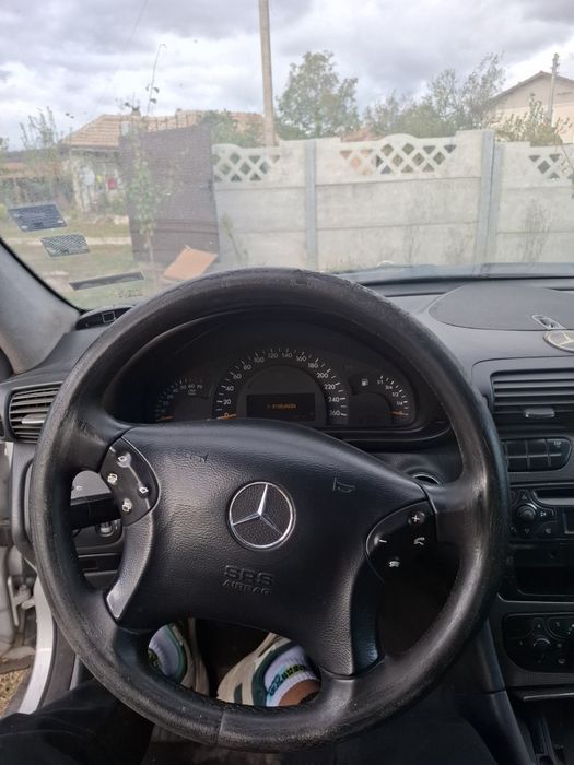 Mercedes-benz c200 компресор W203 на части или цяла 
Газ-бензин  НА ЧАСТИ