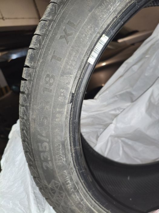 Continental 235 45 R18