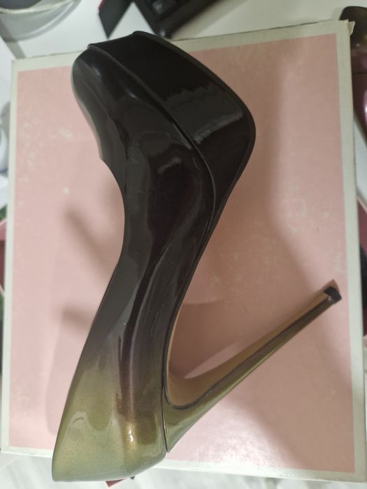 Туфли вечерние лакированные производства Италия