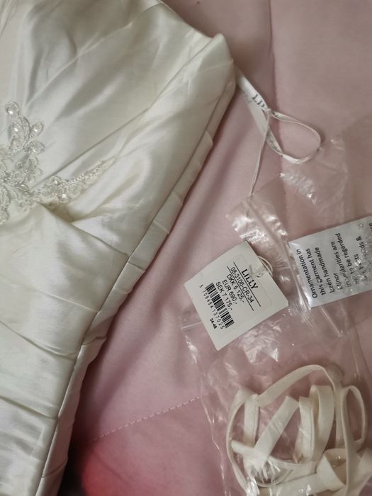 Продавам булчинска рокля