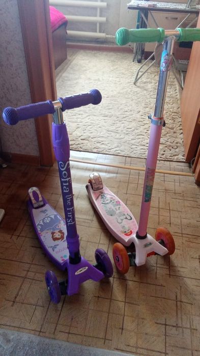 Продам детские самокаты