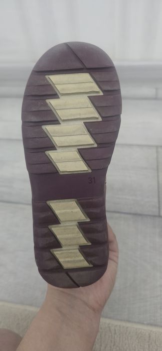 Продам детские зимние сапоги