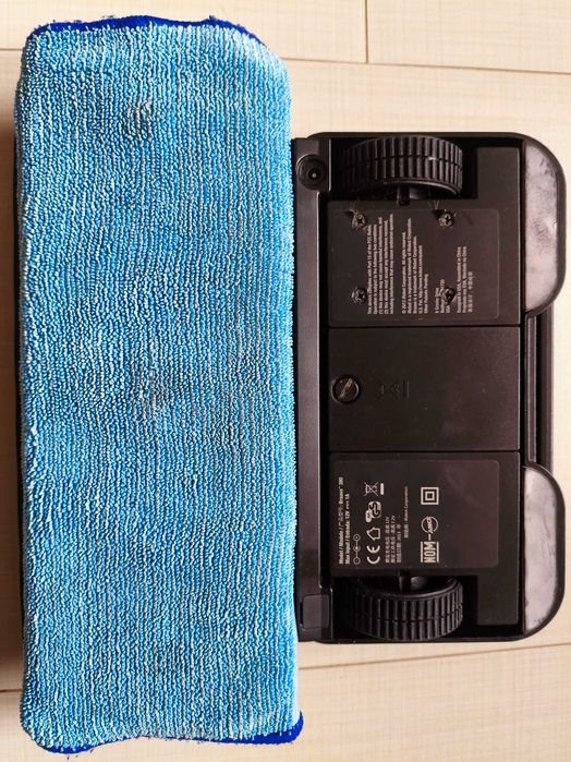 Робот за мокро почистване iRobot Braava 380