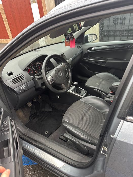 Vând Opel astra H