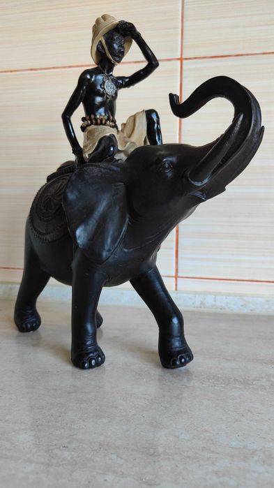 Decoratiune elefant răsina dura