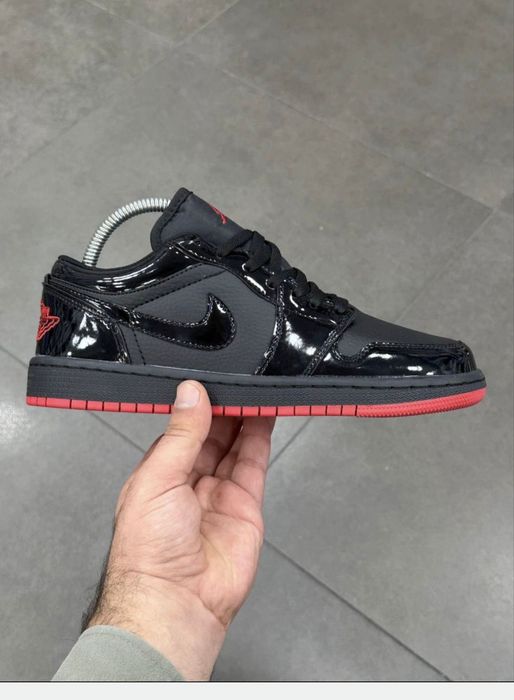 Air Jordan 1 Black