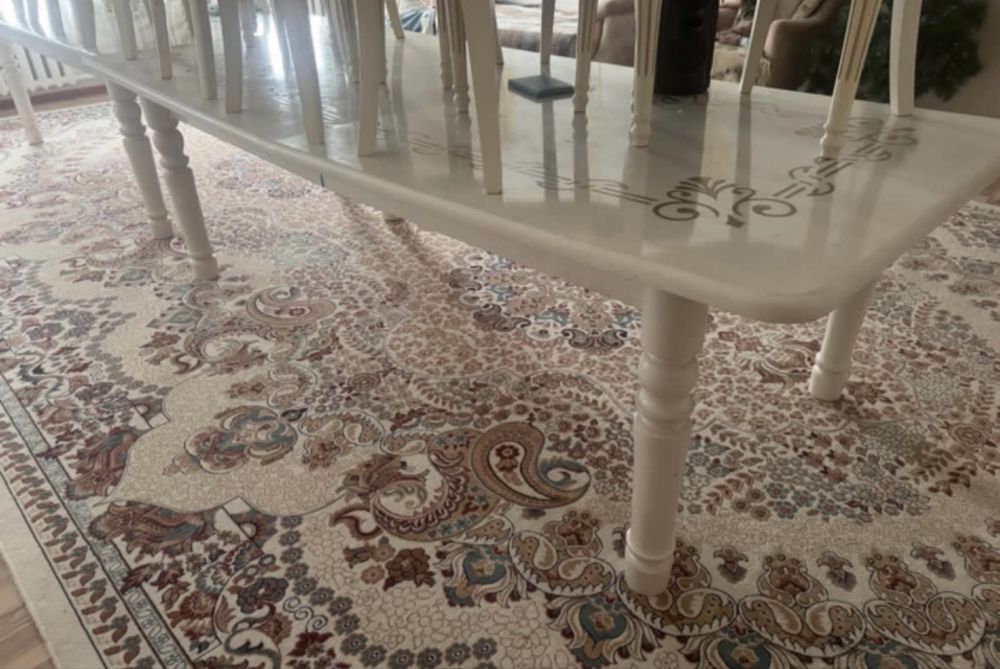 Сатылымда столдар