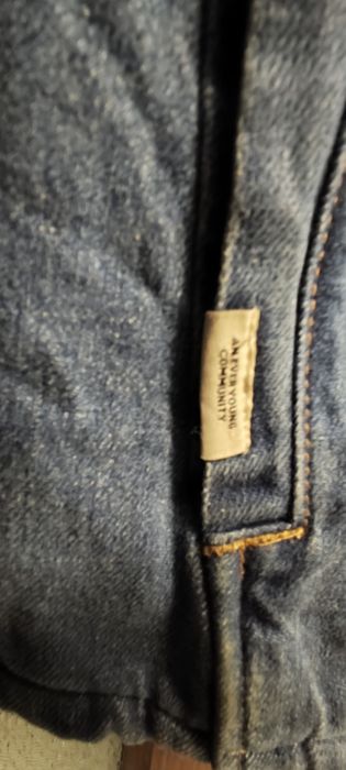 Jacheta Pull&Bear de blugi, matlasată, model deosebit