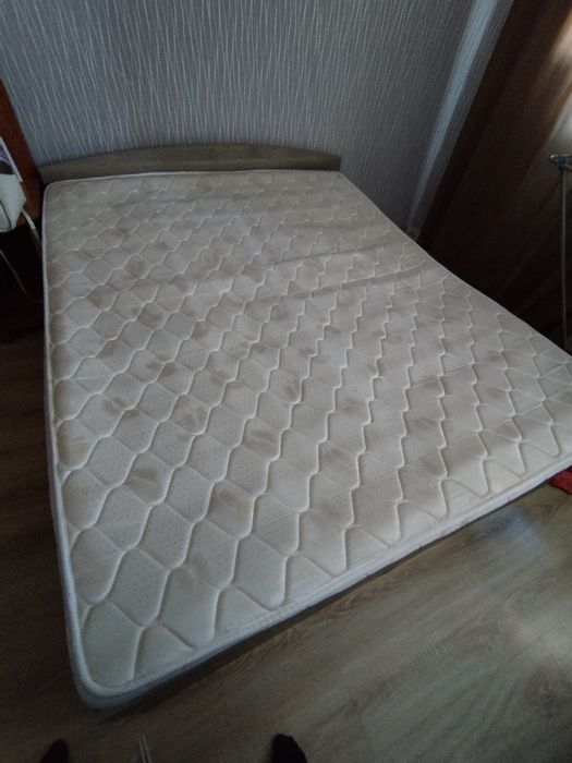 Кровать двуспальная