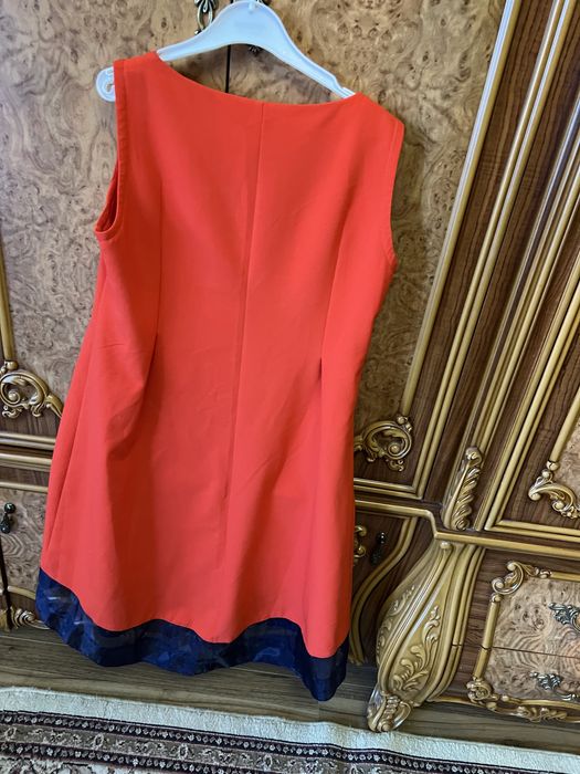 Платья красное