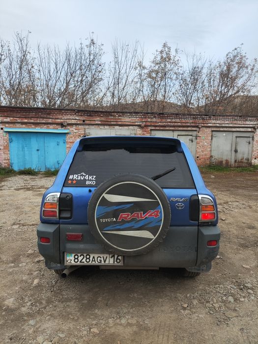 Toyota Rav4 1995год.