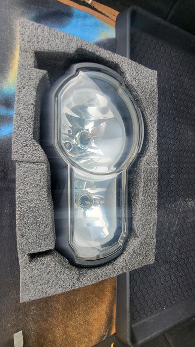 Vand sau schimb far original pentru BMW R1200GS sau R1250GS