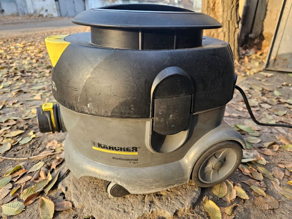 Профессиональный пылесос Karcher