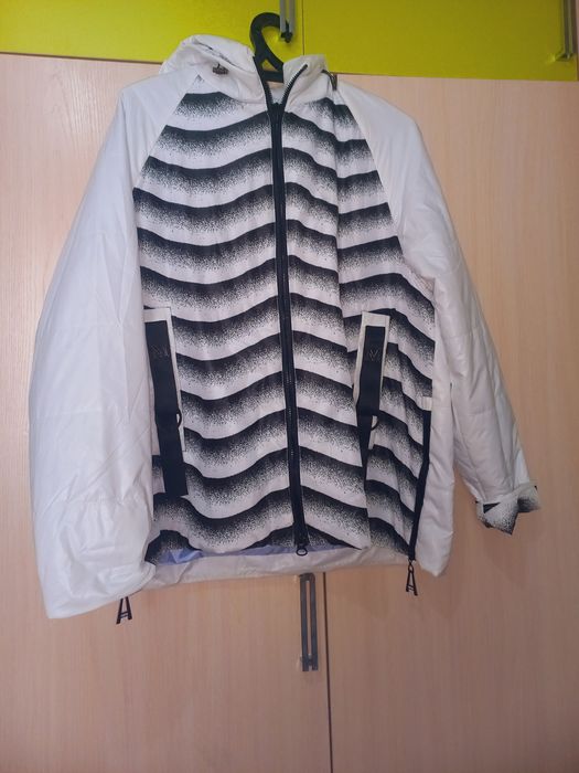 Куртка женская с капюшоном